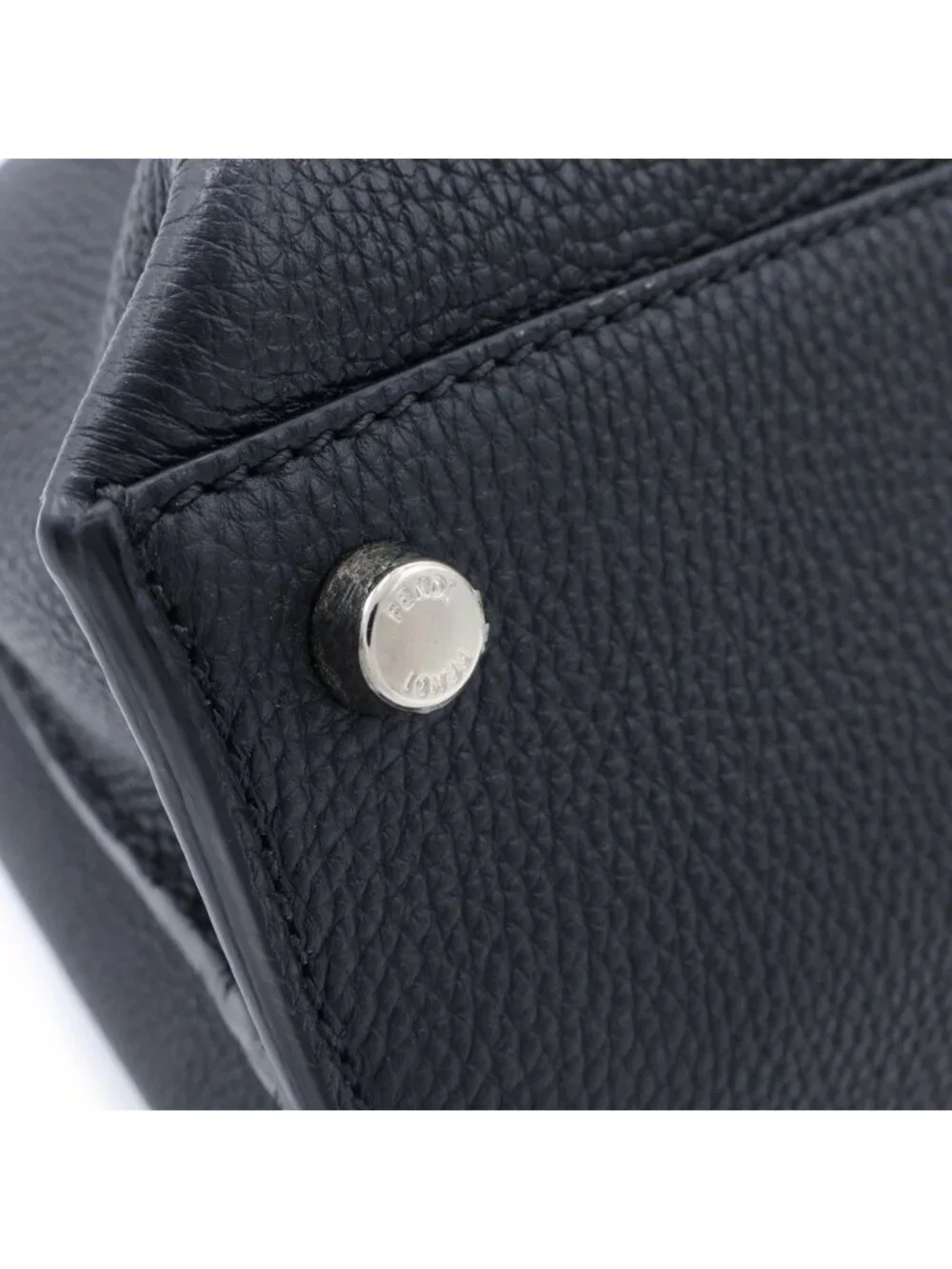 Fendi peekaboo essential